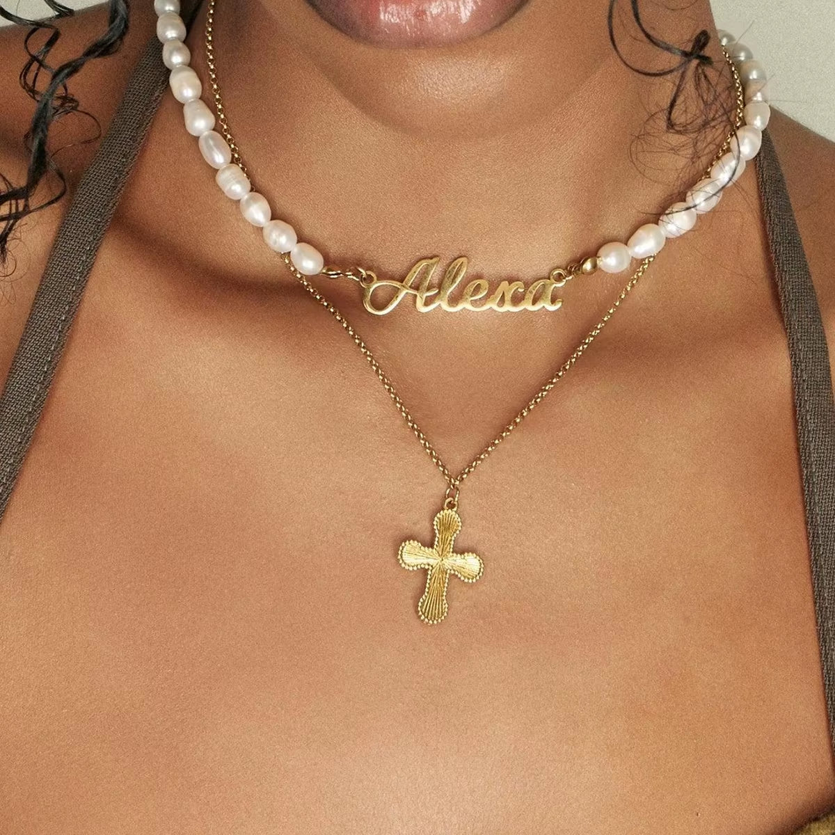 Uworld Delicate Shiny Cubic Zirconia 316L Cross Pendant Necklace for Women Stainless Steel High Quality Jewelry Water Resistant