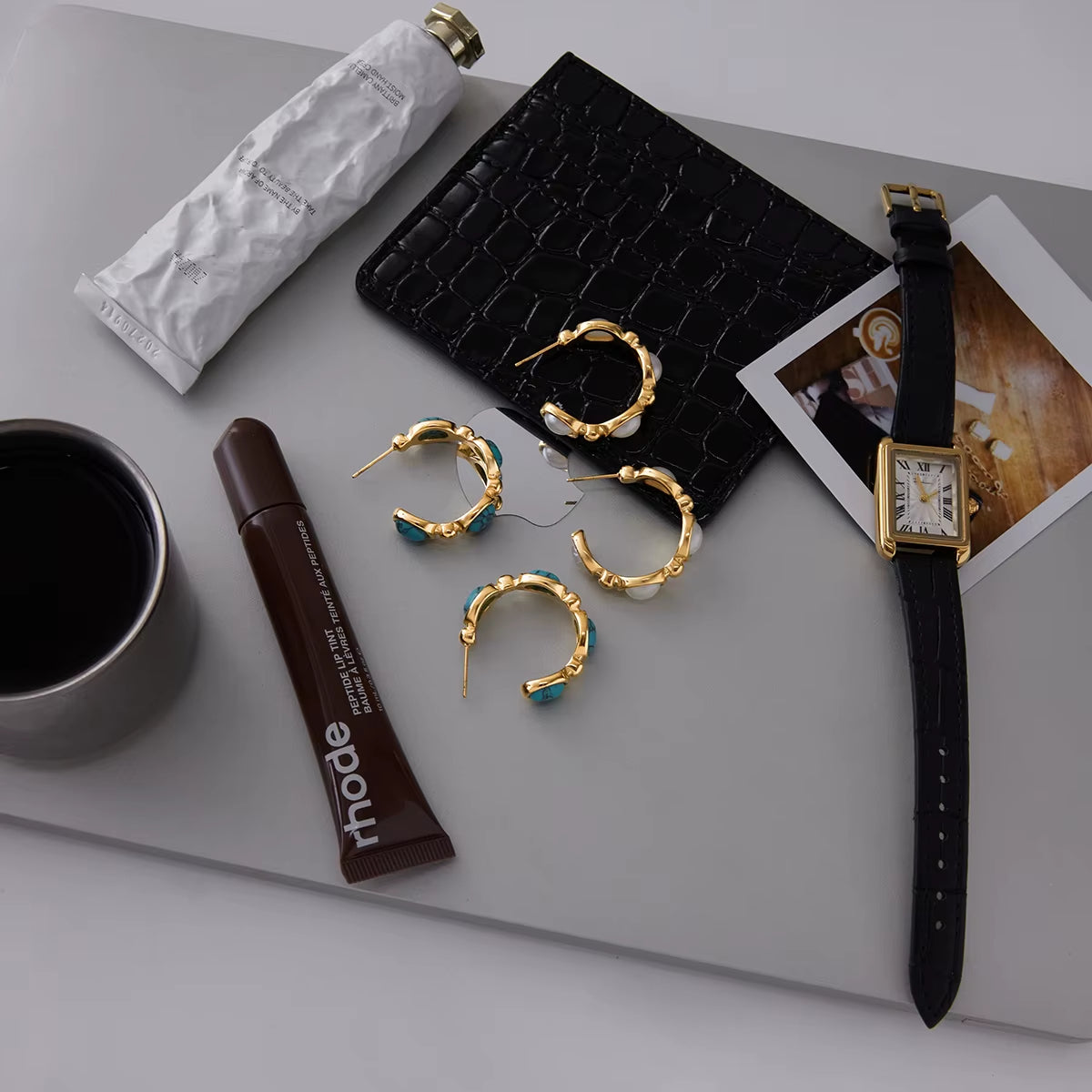 Youthway Fashion Resin Pearl C-shaped Stud Earrings with Stainless Steel Setting and Blue Turquoise for Women Stud Earrings